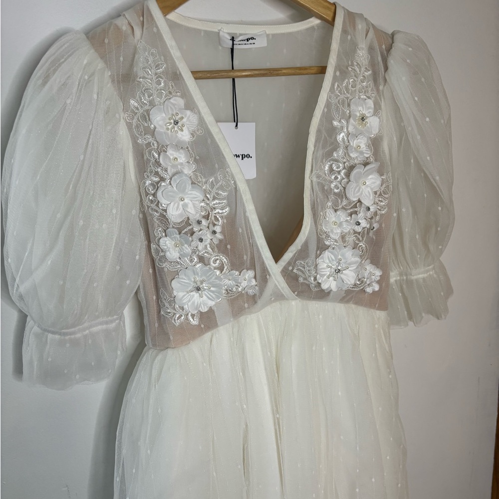 NWT Showpo Akshia Cream Sheer Puff Sleeve Tulle Embroidered Dress - Picture 9 of 10